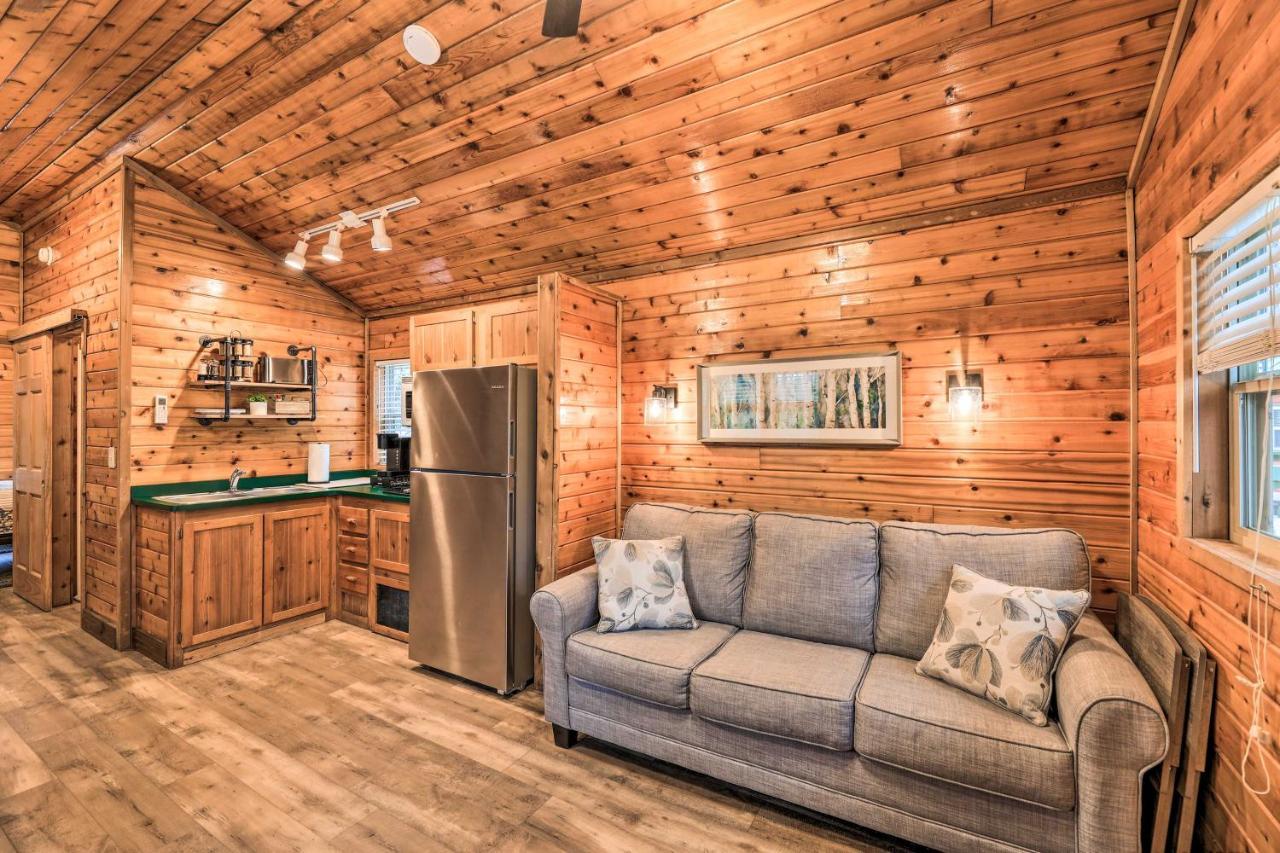 Charming New Bern Log Cabin - Pets Welcome! Экстерьер фото