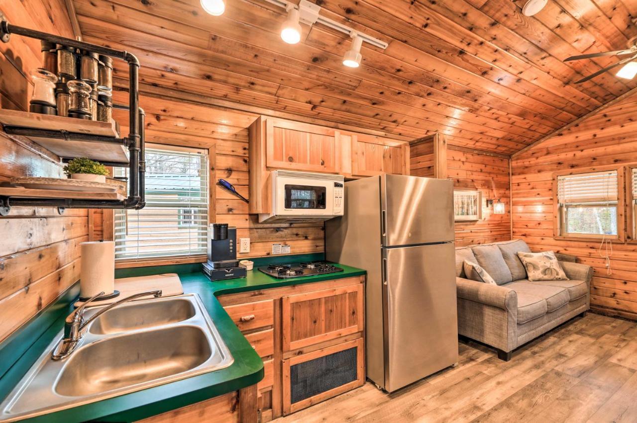 Charming New Bern Log Cabin - Pets Welcome! Экстерьер фото