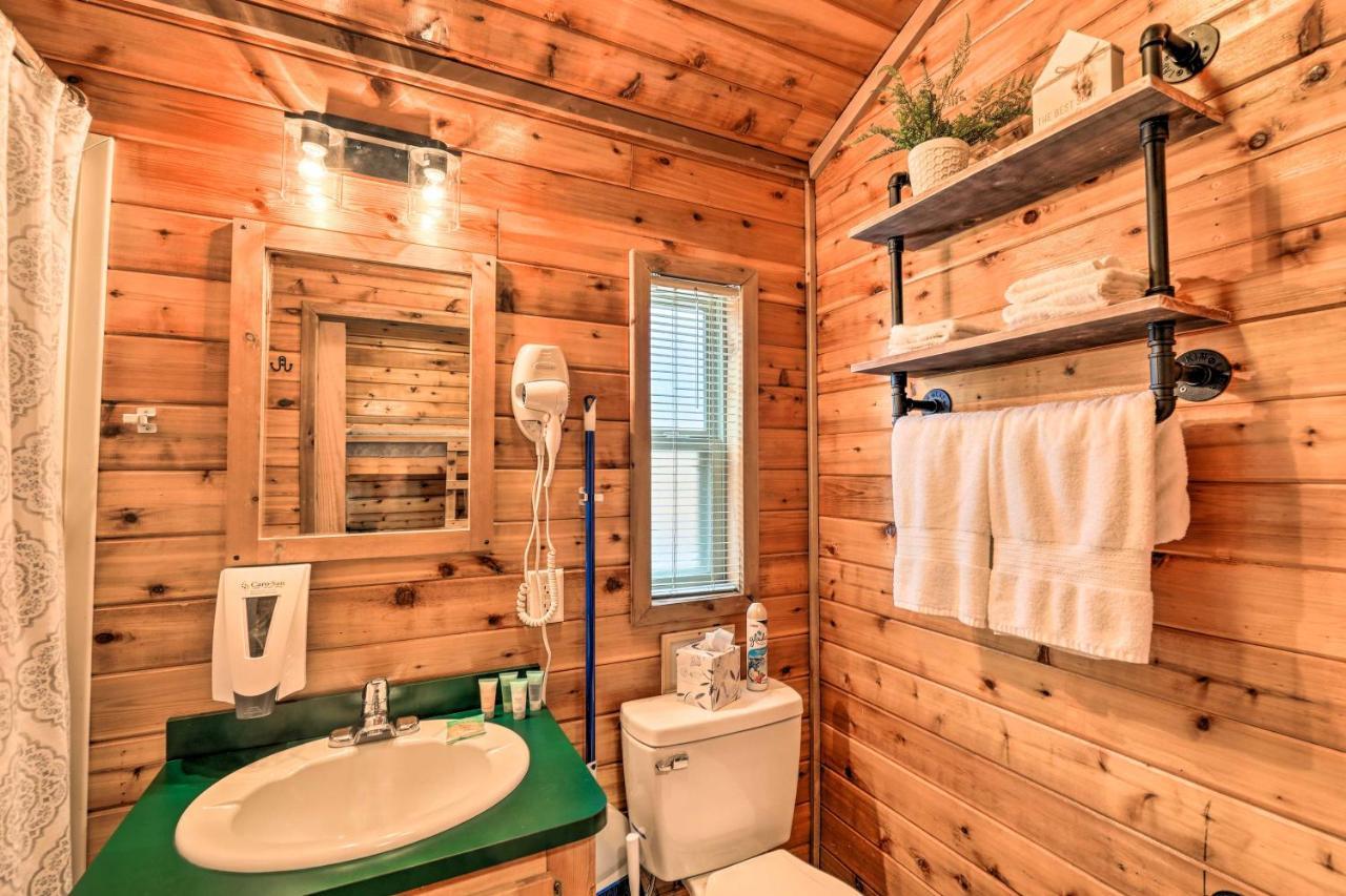 Charming New Bern Log Cabin - Pets Welcome! Экстерьер фото