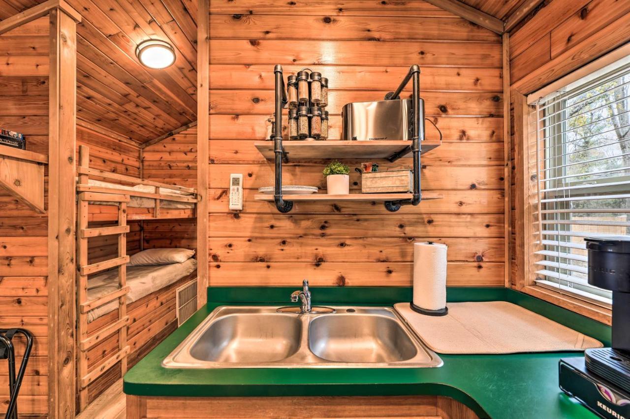 Charming New Bern Log Cabin - Pets Welcome! Экстерьер фото